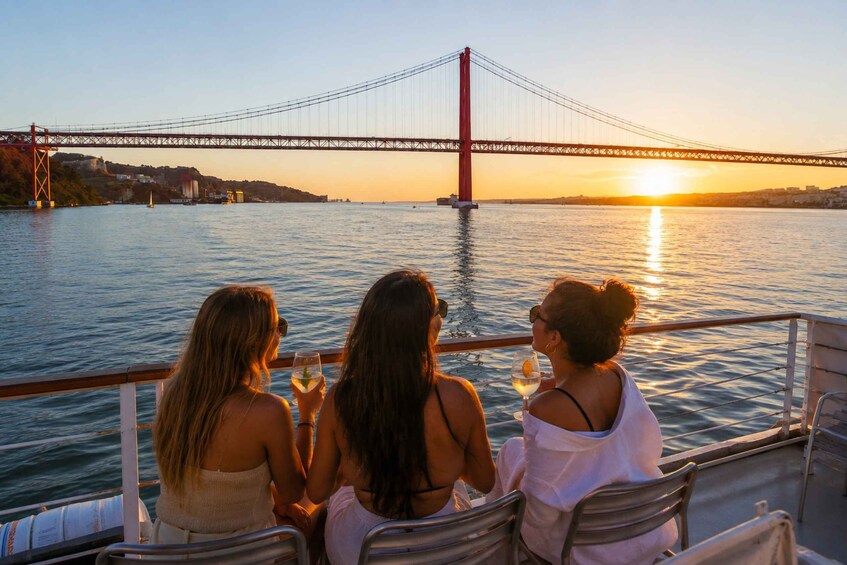 Lisbon: Tagus River Sunset Tour with Snacks and Drink 1