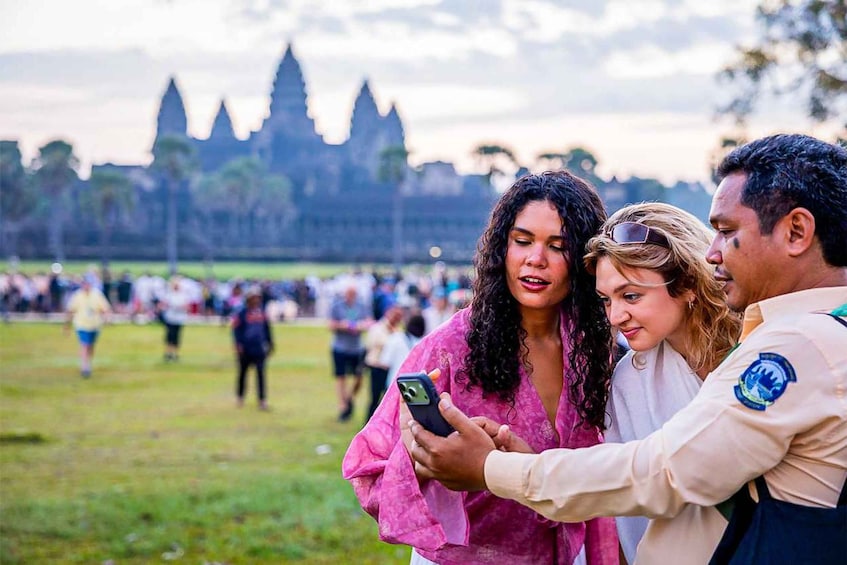 Siem Reap: Angkor Wat: Small-Group Sunrise or Sunset Tour 1