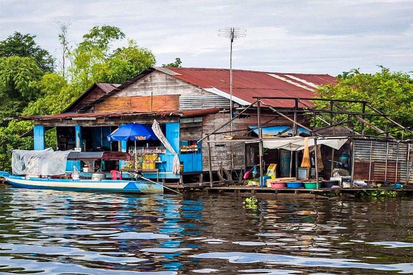 Picture 12 for Activity From Siem Reap: Kampong Phluk Floating Village Tour by Boat 4