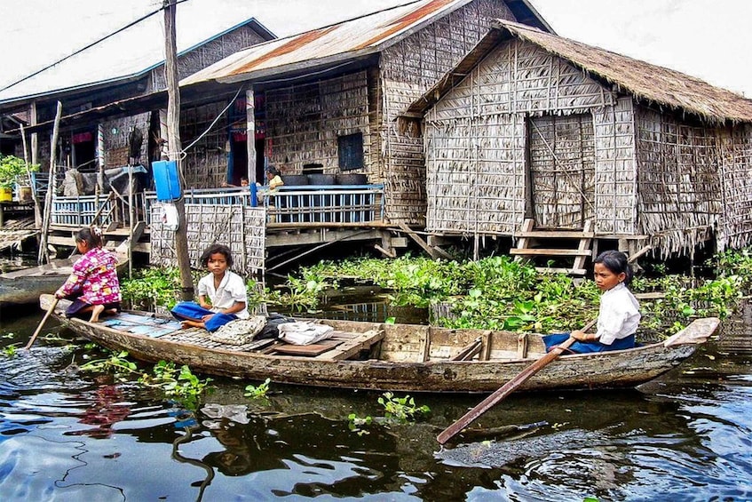 Picture 16 for Activity From Siem Reap: Kampong Phluk Floating Village Tour by Boat 2