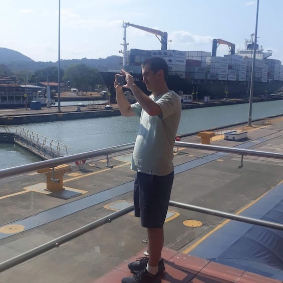 Picture 25 for Activity La Vieja, Miraflores Canal, & Casco Viejo Private City Tour 2