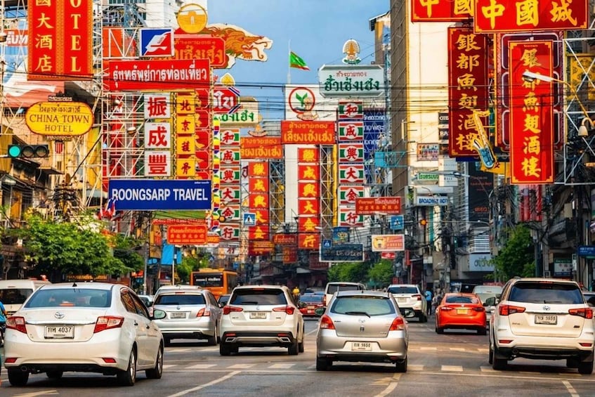 Picture 10 for Activity Bangkok:Michelin Guide Street Food Tour by Tuk Tuk with food 4