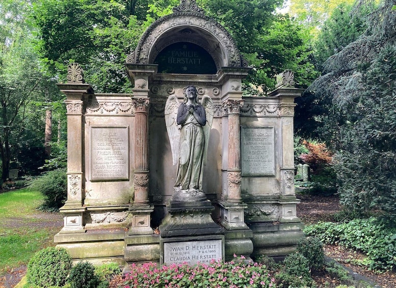 Picture 4 for Activity Cologne: Guided Tour of Melatenfriedhof 2