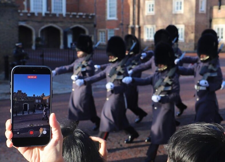 London: Buckingham Palace Walk & Tea at Kensington Palace 1
