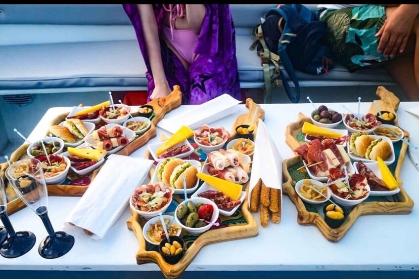 Syracuse: Ortigia Sunset Cruise with Aperitif 2 ore 2