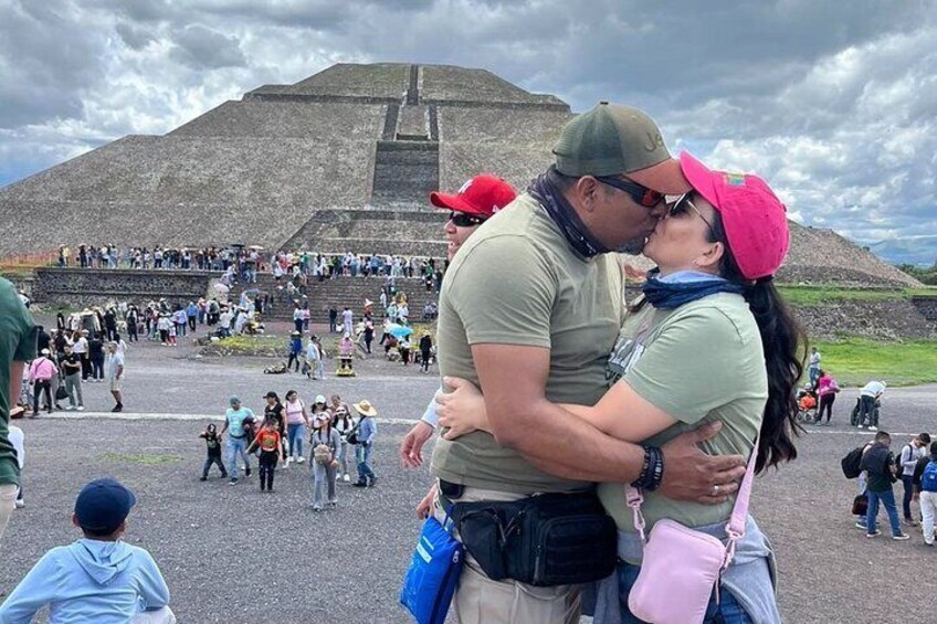 Private tour to Teotihuacan + Pick up CDMX + Breakfast in cave. 5