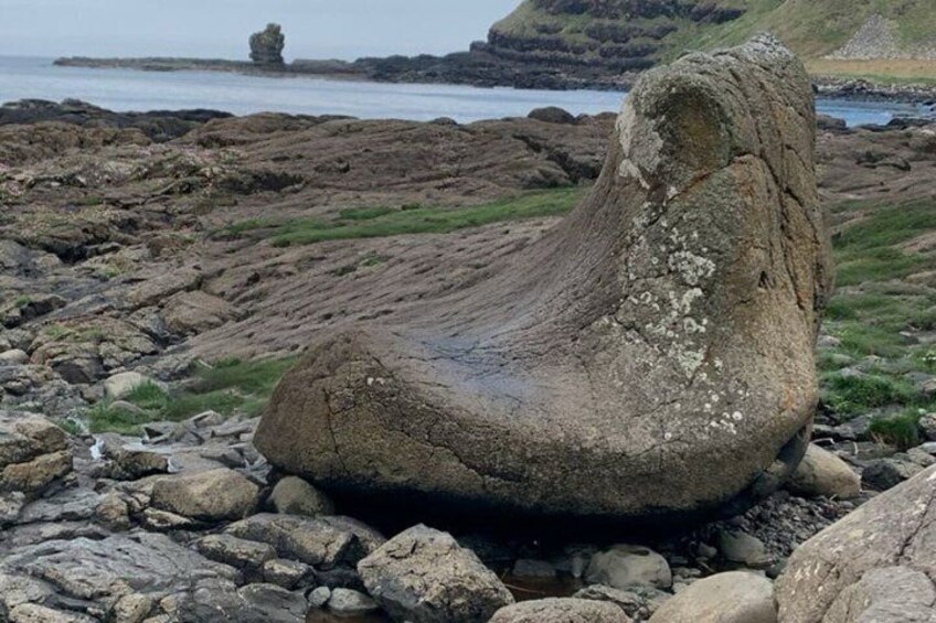 Walk in the footsteps of Giants on a Giants Causeway scenic tour 2