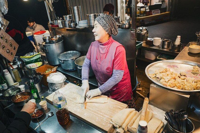 Seoul Night Palace & Market Food Tour with Vehicle 3