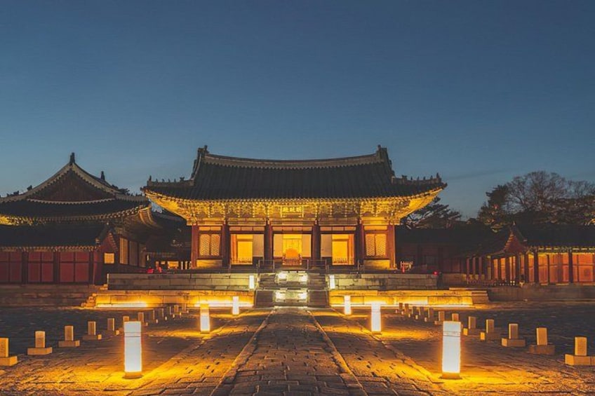 Seoul Night Palace & Market Food Tour with Vehicle 4