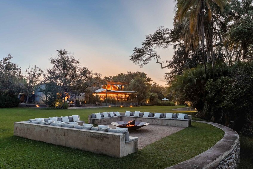 Victoria Falls: The Eatery Dinner Experience 1