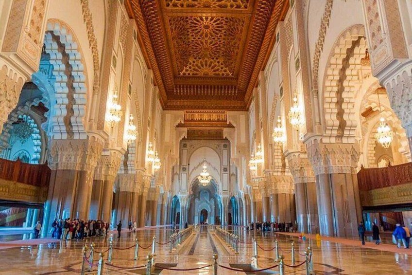 inside hassan 2 mosque 2