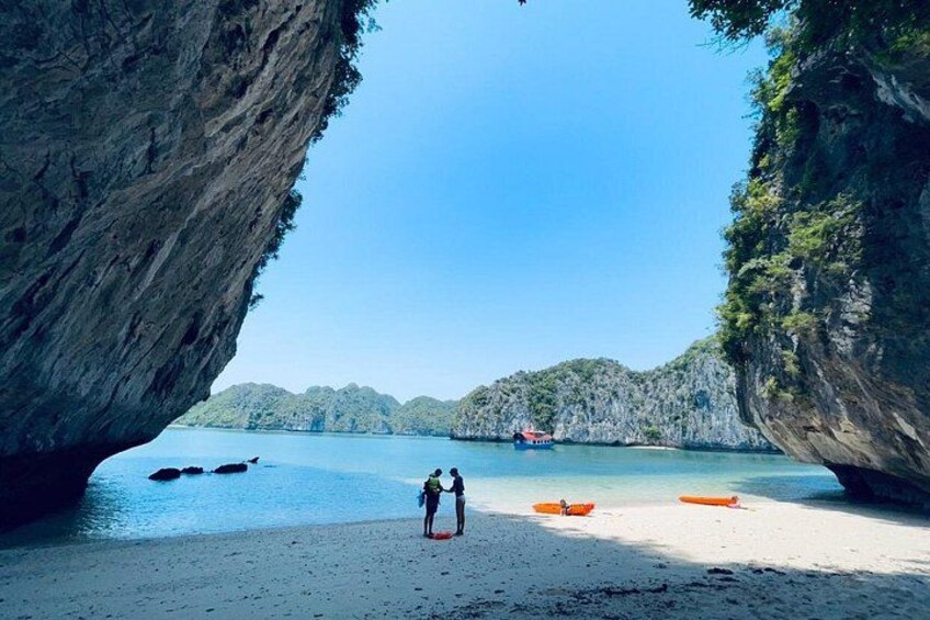 nice beach in Lan Ha Bay 3