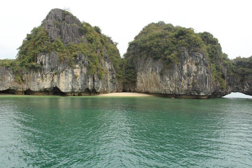 one of beaches in Ba Trai Dao lagoon. 5