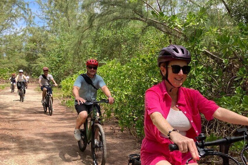 Small Group E-Bike Grand Cayman Ecological Half-Day Tour 2
