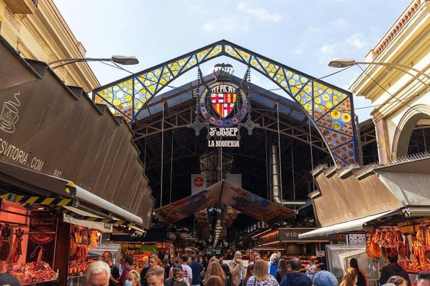 First we start with a visit to one of the worlds most famous markets - La Boqueria. 1