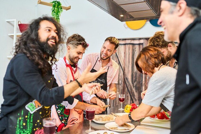 Whether it's your first time in the kitchen or you're a seasoned chef, you will definitely enjoy our award-winning Cooking Class. 5