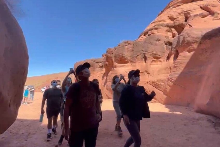Upper Antelope Canyon Prime Time Entry with Navajo Guide 3