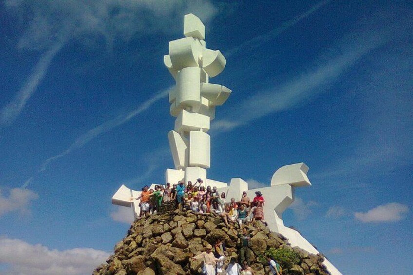 Tour to Timanfaya, Jameos del Agua, Cueva de los Verdes and viewpoint from the cliff 3