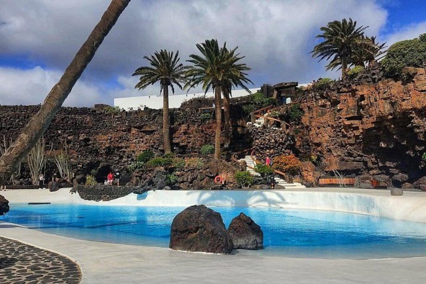 Tour to Timanfaya, Jameos del Agua, Cueva de los Verdes and viewpoint from the cliff 2