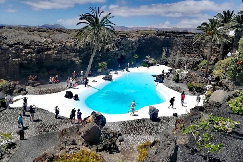 Tour to Timanfaya, Jameos del Agua, Cueva de los Verdes and viewpoint from the cliff 2