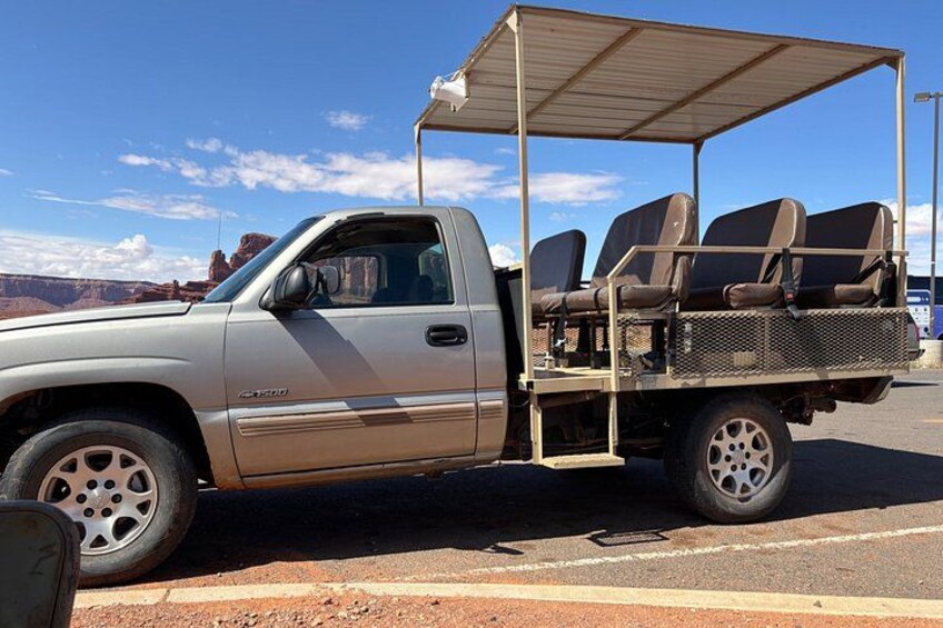 1.5 Hour Jeep Tour in Monument Valley 2