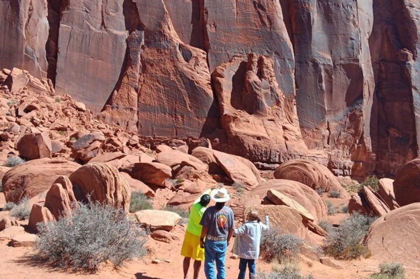 1.5 Hour Jeep Tour in Monument Valley 3