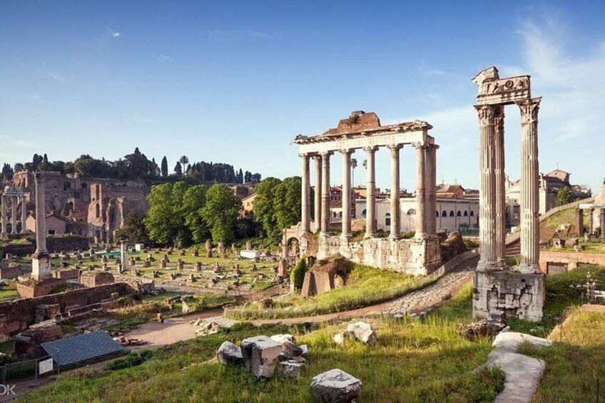 Colosseum Guided Tour with Special Access to the Gladiator Arena 3