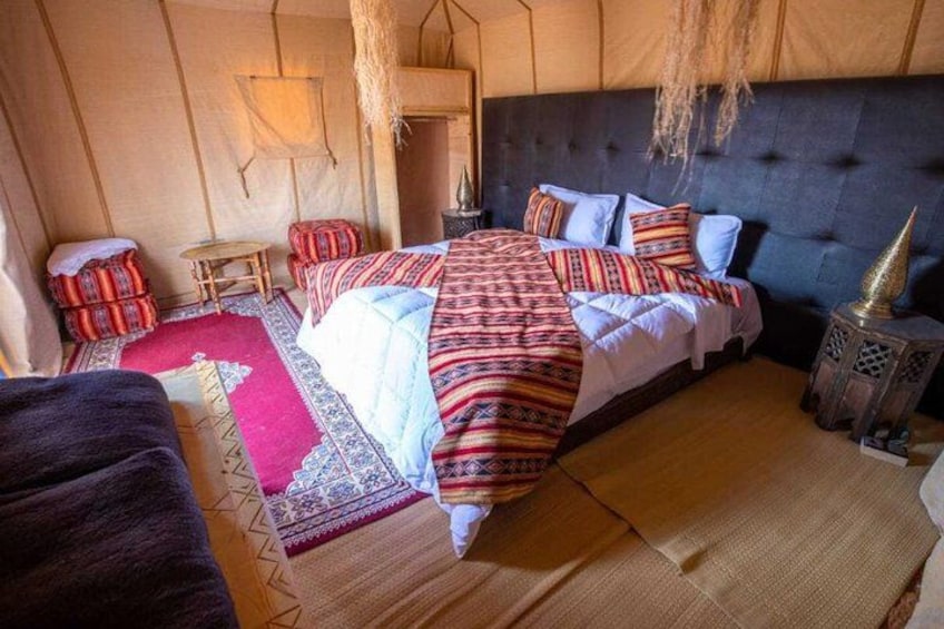 Camel trek with 1 night in a luxury desert camp with dinner 4