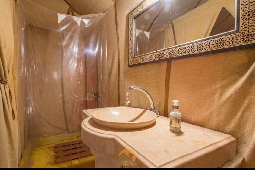 Camel trek with 1 night in a luxury desert camp with dinner 2