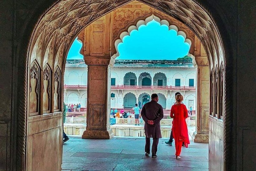 Same Day Taj Mahal Tour from Mumbai by Flight 5
