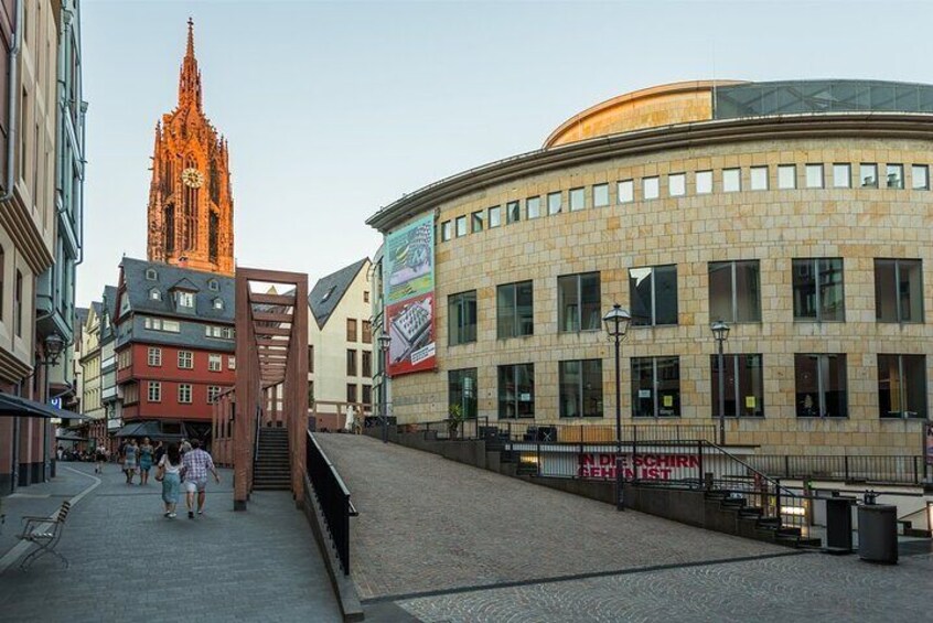 Coronation path with a view of the Kaiserdom and the SCHIRN art gallery ©#visitfrankfurt, Holger Ullmann