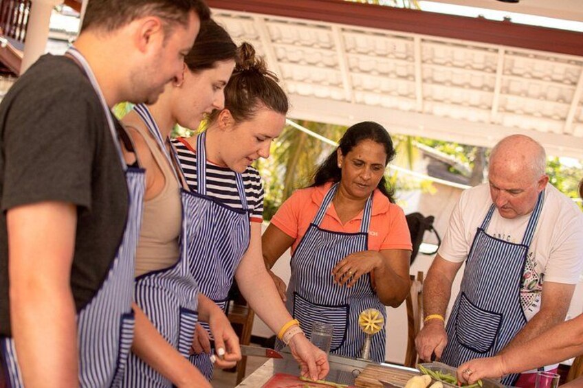 Traditional Cooking Small-Group Class in Unawatuna 1