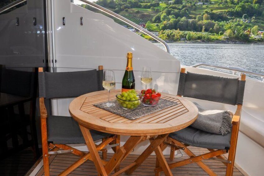 Private cruise to Cornelius seafood restaurant 3