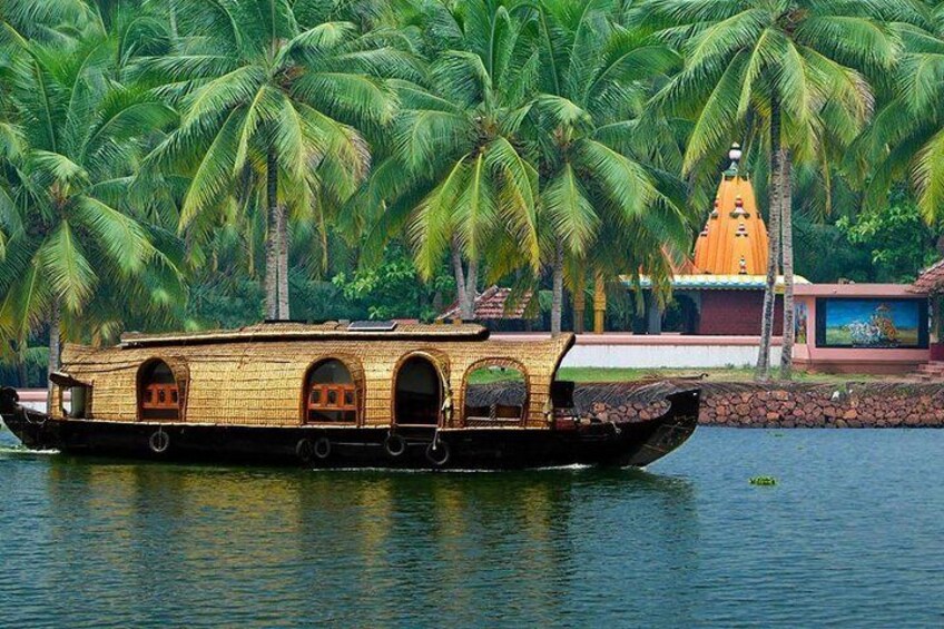 Private Backwater Houseboat Day Cruise in Alleppey with Lunch 5