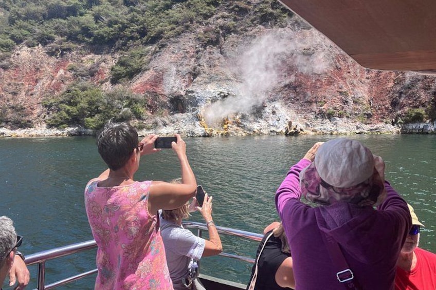 Waimangu Volcanic Valley and Lake Rotomahana Tour 4