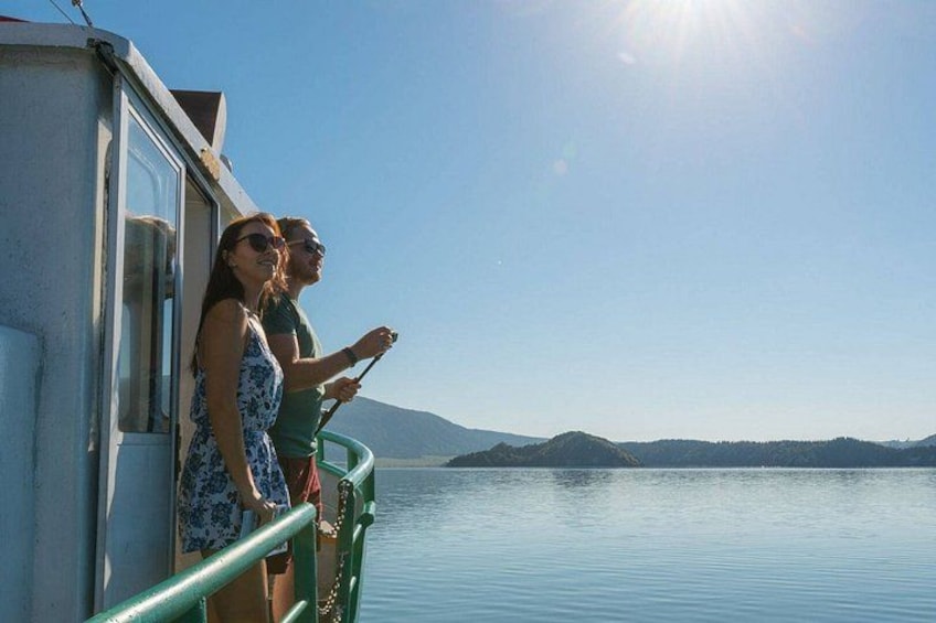 Waimangu Volcanic Valley and Lake Rotomahana Tour 5