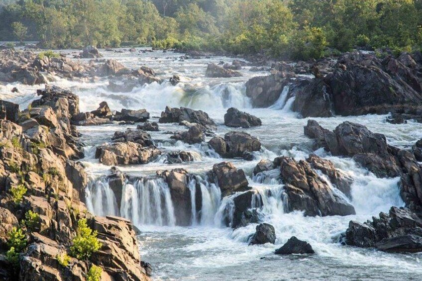 Self-guided Waterfall Hiking Tour in Great Falls National Park 2