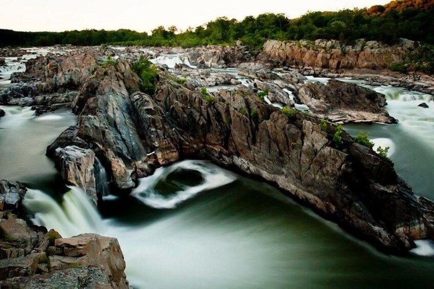 Self-guided Waterfall Hiking Tour in Great Falls National Park 1