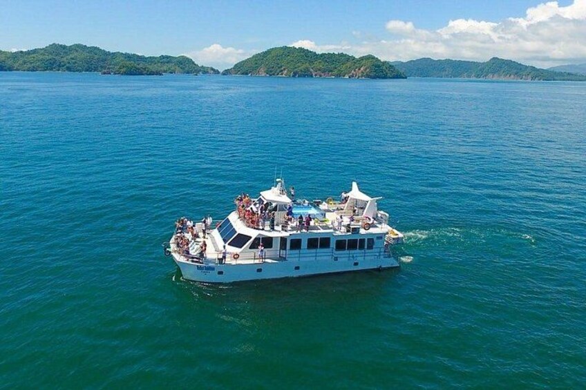 Full Day Excursion to Tortuga Island from Puntarenas 1