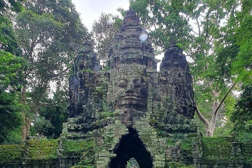 Round Trip Bangkok - Angkor Wat 3 Day 2 Night Package By Bus and Privet Vehicle 2