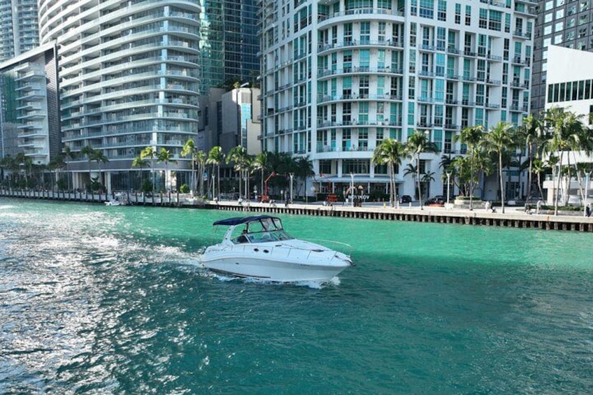Miami 2-Hour Private Yacht Tour with Mami River & City Views 4
