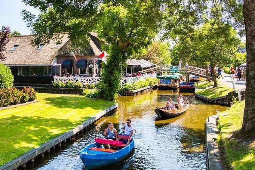 Giethoorn Small Group Tour 3