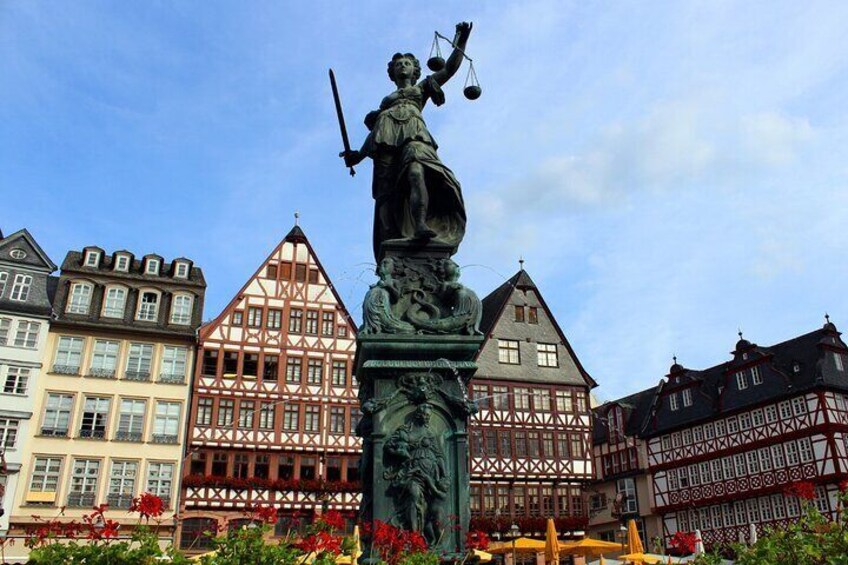 Frankfurt Scavenger Hunt and Self-Guided Walking Tour