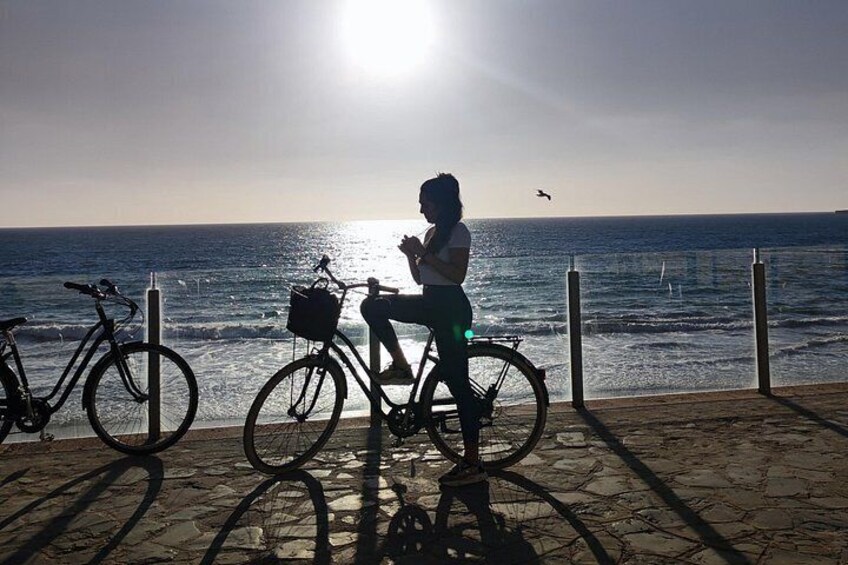 A private stroll cycling around Cádiz + bike rental 5