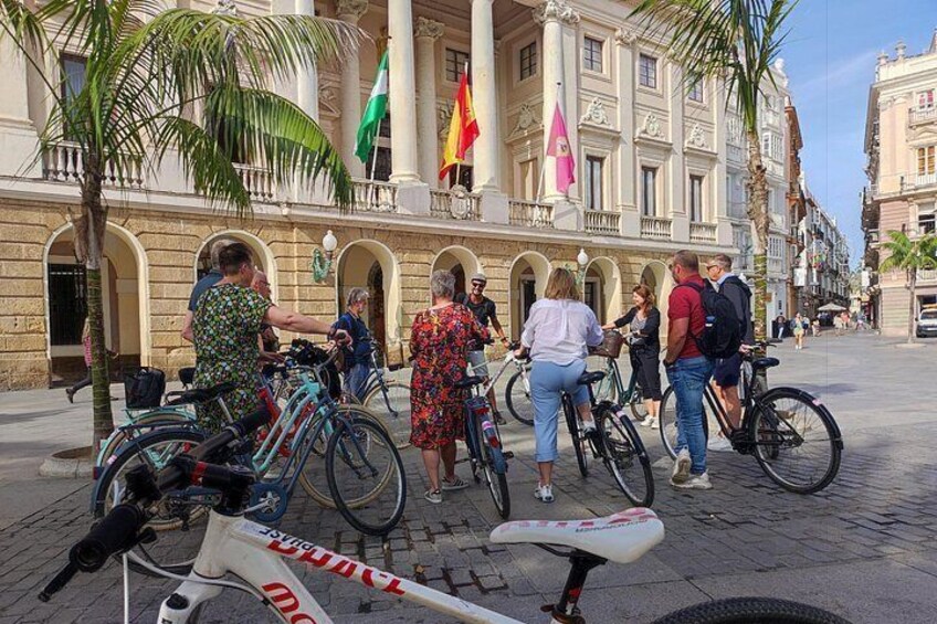 A private stroll cycling around Cádiz + bike rental 2