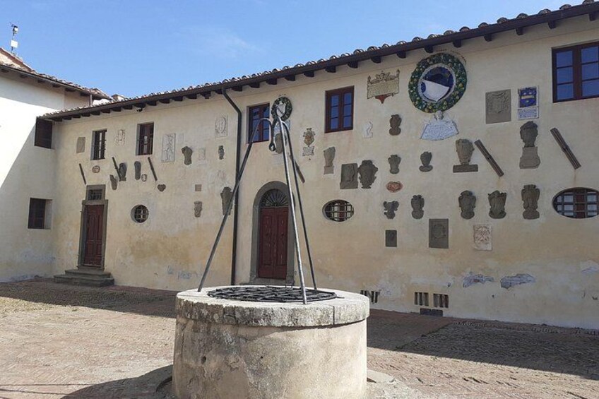 The foody village and the ancient castle 1