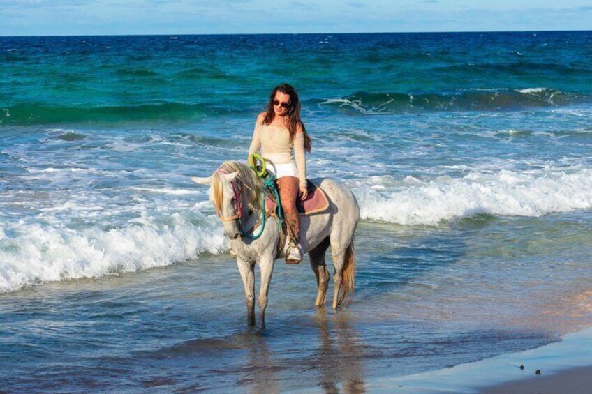 Horseback Riding and Natural Pool Adventure in Aruba 2