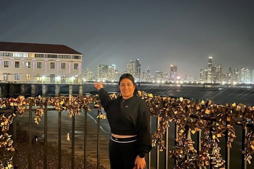 PRIVATE NIGHT TOUR in Ciudad PANAMA + 360° POIN views 2