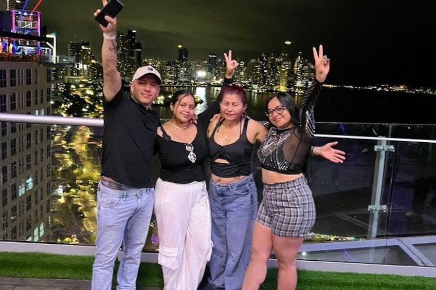 PRIVATE NIGHT TOUR in Ciudad PANAMA + 360° POIN views 5