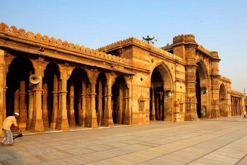 Temples of Ahmedabad Full Day Private Tour 4